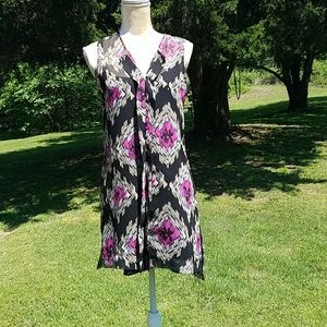 Metaphor sleevless fusia and black pullover